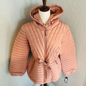 BCBGeneration Diagonal Seam Puffer Hooded Jacket Coral Pink Size Medium (8), NWT